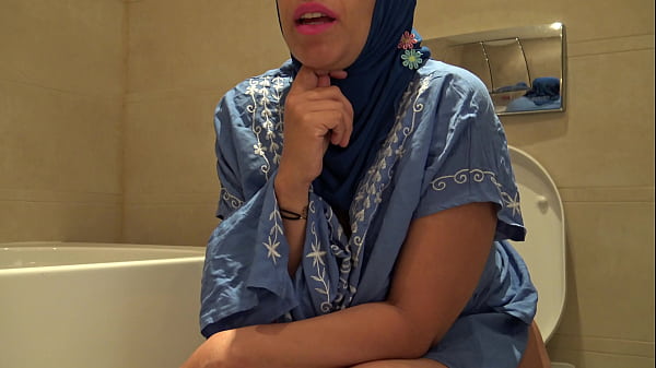 Arab Milf Liar Yang Berbulu Basah Kencing Sembarangan