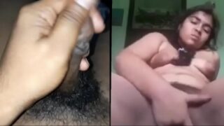 Wanita India Seksi Dengan Payudara Besar Sedang Memuaskan Diri