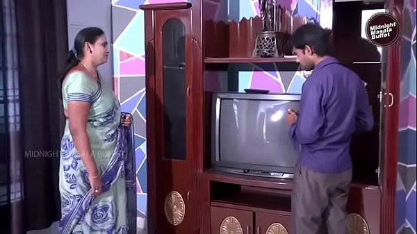 Kisah Mesra Bibi Desi Dan Tukang Kabel Yang Menggoda