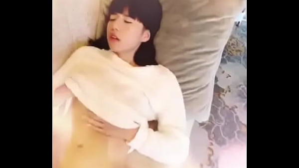 Gadis Tionghoa Super Imut Pamer Tubuh Telanjangnya Yang Menggoda