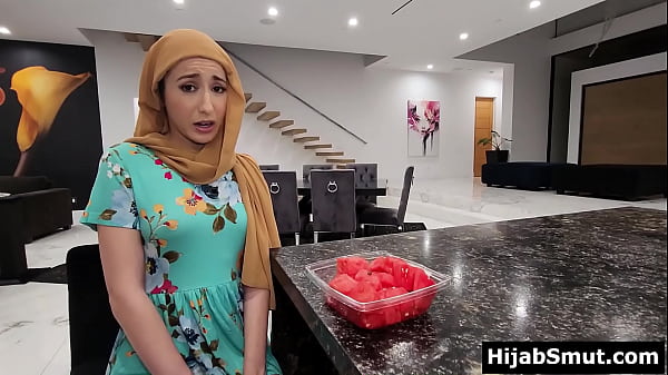 Gadis Muslimah Pemalu Yang Menggoda Dengan Mulut Untuk Teman Amerika