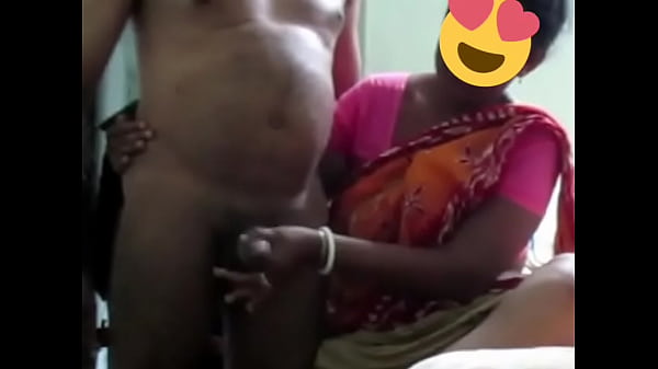 Desi Tante Menggocok Kontol Sampai Keluar Sperma