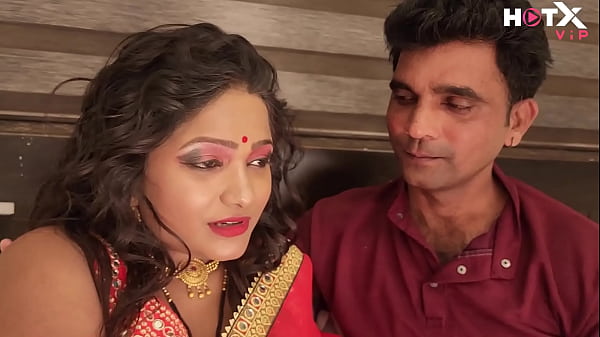 Suami Pergi, Temannya Menggoda Bhabhi India Yang Baru Menikah Dengan Rayuan Mesra