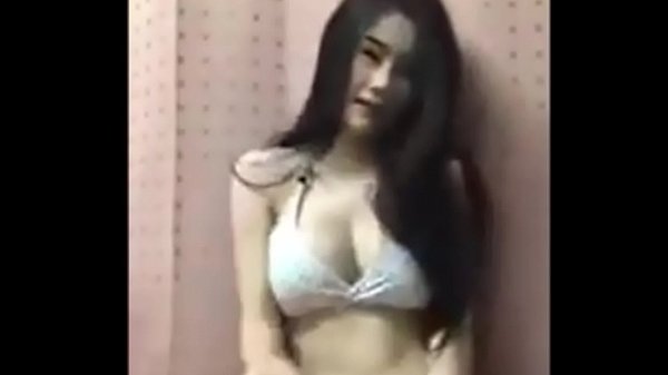 Asiática Sensual Menggoda Di Live Stream Facebook