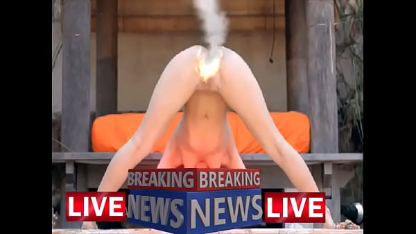 Gadis Tetangga Membungkuk Menggoda