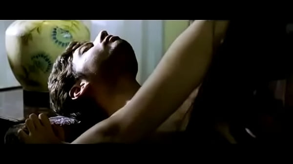 Adegan Panas Dan Menggoda Di Film Hindi