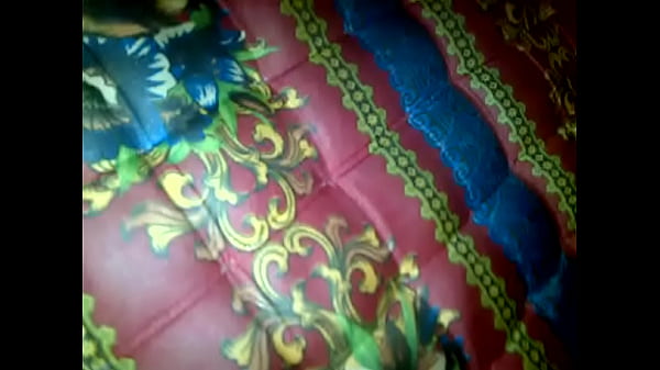 Mami Indonesia Yang Panas Mengidamkan Kontol Besar