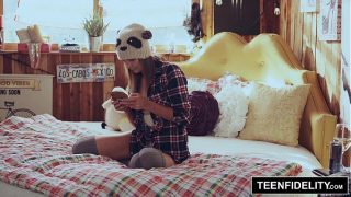 Kejutan Penuh Sperma Dari Ayah Tiri Di Lubang Basah Shyla Ryder