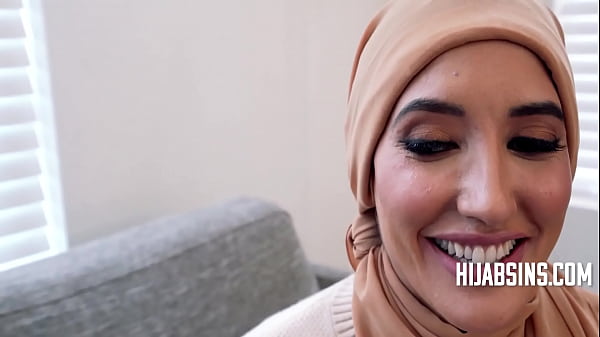 Menggoyang Batas Budaya Dengan Setiap Goresan Yang Menggairahkan