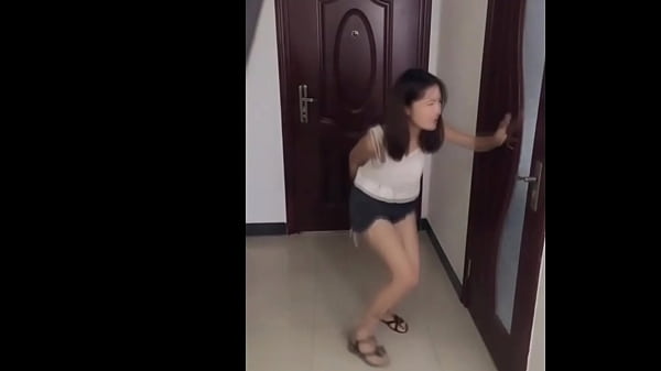 Gadis Tiongkok Sangat Ingin Pipis