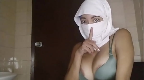 Istri Muslim Arab Yang Tergila-gila Masturbasi Basah Dan Sembur Diam-diam Saat Suami Pergi