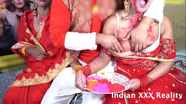 Pesta Warna India: Adegan Panas Holi Dalam Bahasa Hindi