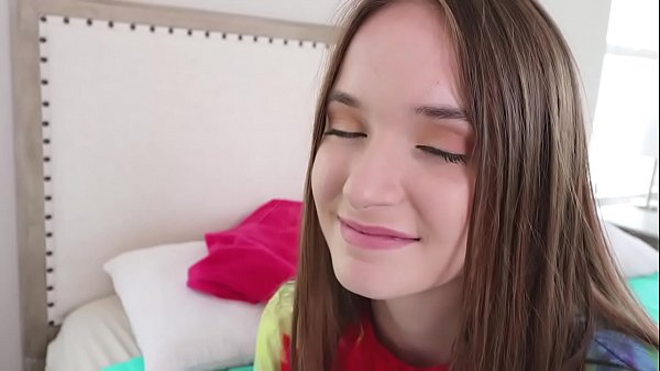 Adik Tiri Cokelat Manis (hazel Moore) Mengocok Kontol Besar Kakak Tirinya