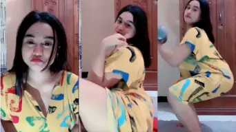 Gadis Berdaster Seksi Menggoyang Tubuh Menggoda