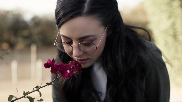 Keselamatan Yang Menggoda: Whitney Wright Dalam Cengkeraman Nafsu