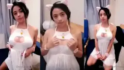 Miera Menggoda Dengan Kostum Kucing Seksi Di Onlyfans