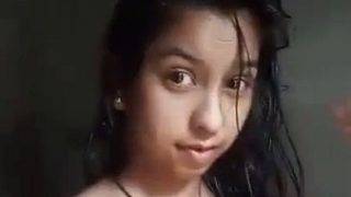 Potret Telanjang Manis Gadis India Yang Menggoda