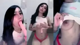 Tuan Rumah Mango Live Mengulum Dildo, Erangan Dan Remasan Payudara Menggoda