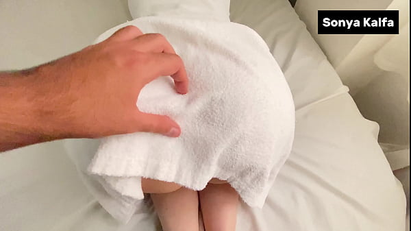 Ibu Tiri Seksi Dihardik Usai Berenang
