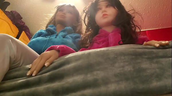 Ayah Mengajari Putri Tirinya Teknik Mengisap Kontol (bagian 1/3)