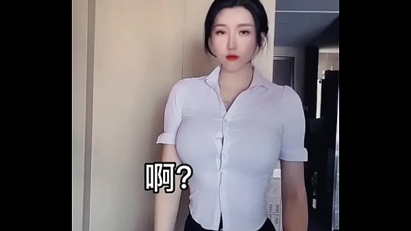 Gadis Asia Dengan Payudara Dan Bokong Yang Menggoda