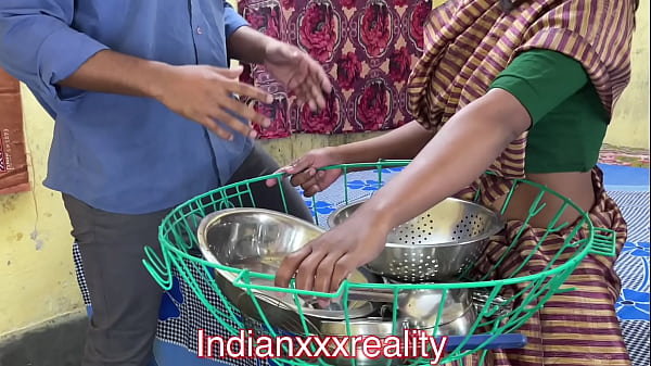 Keluarga Tiri India Paling Hot, Suara Desi Menggoda, Adegan Panas Tanpa Sensor