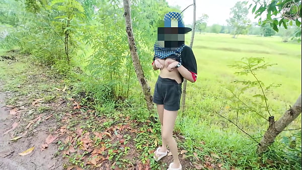 สาวไทยใจกล้าโชว์จุดซ่อนเร้นริมทาง เสียงครวญครางสุดเร่าร้อน