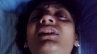 Cewek Bangalore Mohini Ngerasain Sakitnya Ngentot Sama Pacar, Tembus Bikin Meringis.