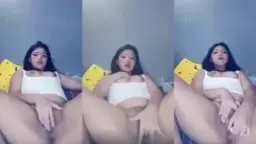 Cewek Seksi Colmek Sendirian Di Rumah, Makin Greget Bikin Pengen Liat.
