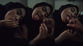 Dinda Berhijab Bikin Heboh, Temani Pacar Mainin Batangnya