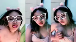Gadis Manisnya Ngeremas-remas Toket Mulus Yang Montok Banget Bikin Ngiler.