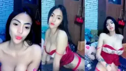 Netha Si Sapi Seksi, Belahan Dadanya Bikin Ngaceng