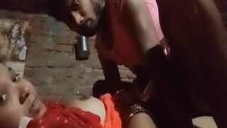 Pria Itu Akhirnya Merasakan Nikmatnya Pertama Kali Main Di Desa, Ngewein Istri Temen Sendiri Sambil Makin Bikin Basah Ranjang.