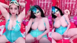 Tante Yasmin Menggoda Dengan Jari Di Vagina