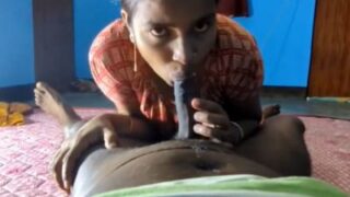 Video Panas Wanita Tamil Yang Menggoda Dengan Aksi Oral Dan Naik Di Atasnya