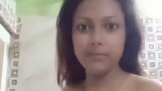 Video Selfie Panas Di Kamar Mandi Dari Gadis Seksi India