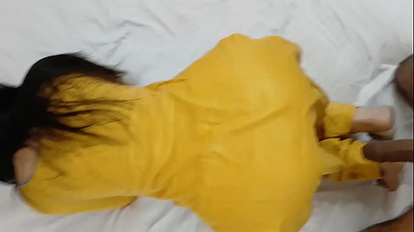 Bokep Tante India Montok, Pantat Gede Digebrak Sambil Doggy Style Bikin Makin Nafsu.