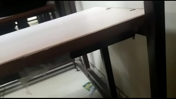 Gadis India Yang Menggoda Dengan Lekuk Tubuh Sensual