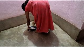 Pemuda Tampan Menggairahkan Istri-istri India Yang Haus Kasih Sayang