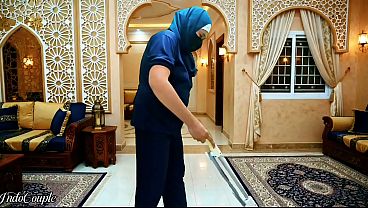 Biksu Jilbab Pembantu Rumah Tangga Indonesia Disuruh Ngewe Bos, Nelen Semua Sperma