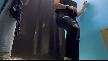 Ruang Ganti. Cewek Rusia Montok Dengan Tetek Gede Dan Puting Ranum, Lagi Ganti Baju Bikin Ngiler.