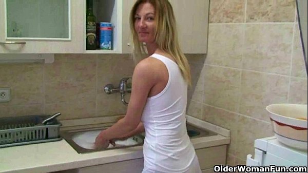 Ibu Buat Video Colmek Sendiri Di Rumah, Bikin Makin Bernafsu