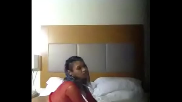Gadis Oriental Sensual Telanjang Di Kamar Tidur Gelap Bagian 2