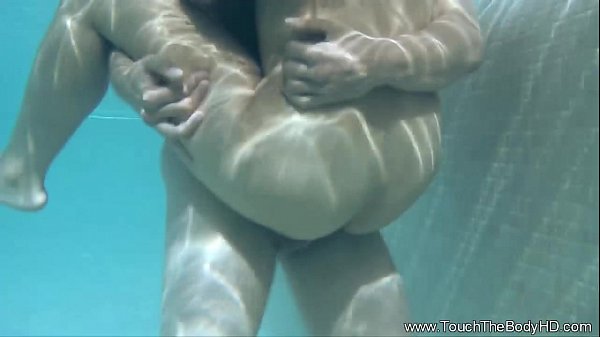 Milf Asia Menggoda Pria Dengan Sensualitas Yang Membara