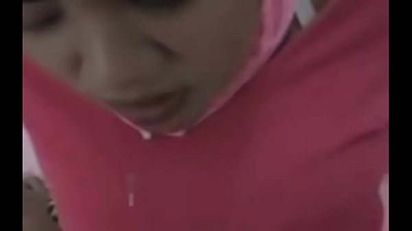 Gadis Berjilbab Yang Menggoda Ranjang