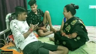 Istri Seksi India Dibagi-bagi Dengan Teman! Adegan Panas Asli Dari India
