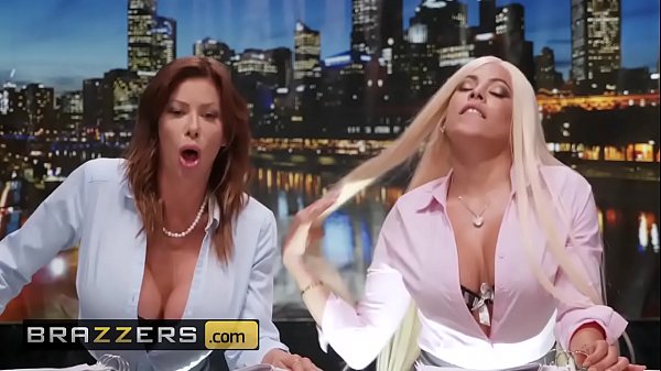 Berita Cabul: Alexis Fawx Dan Luna Star Takluk Oleh Johnny Sins Di Brazzers