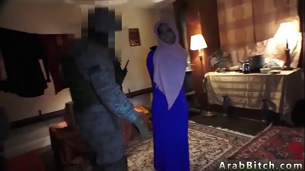 Gadis Lokal Berambut Kuncir Dua Dihardiki Arab Dan Cina