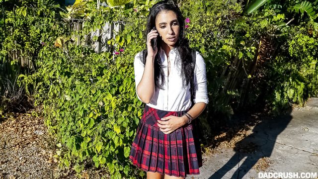 Ayah Naksir – Angelica Cruz Kena Kontol Awal Pulang