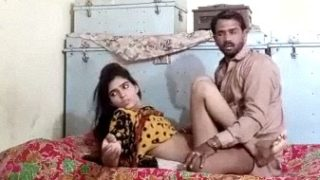 Bajingan Kencang! Gadis Desa Rajasthani Digebuk Habis Sama Sopir Truk Di Pinggir Jalan, Muncrat Semua!